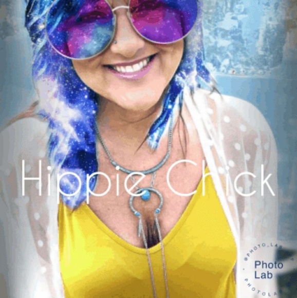 Meet your Posher, Daphne - Picture 3 of 3